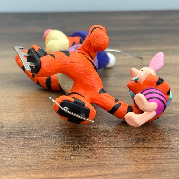 Vintage HALLMARK Keepsake 1993 TIGGER PIGLET Winnie The Pooh CHRISTMAS ORNAMENT - Picture 8 of 8